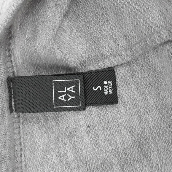 Alya Womens Embroidered Graphic Sweatshirt Feelings Gray Crew Neck Size S - Picture 5 of 7